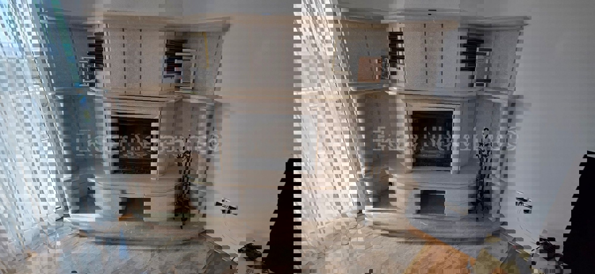 Primošten, casa indipendente 225 m2 con 4 unità abitative