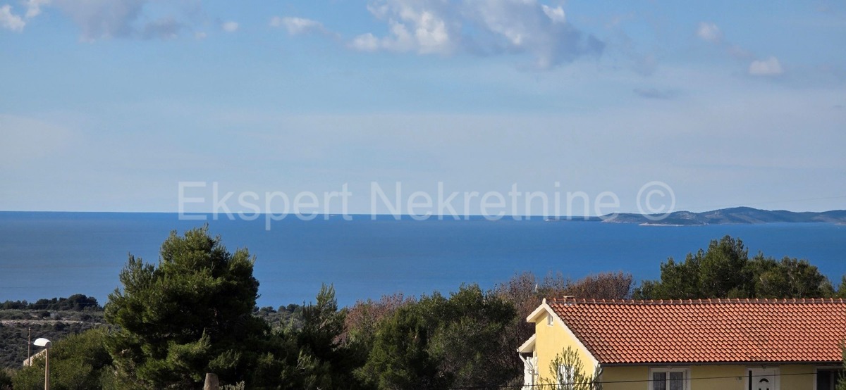 Primošten, Supljak, detached house 400 m2 with large basement and 2 apartments