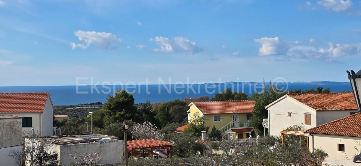 Primošten, Supljak, detached house 400 m2 with large basement and 2 apartments