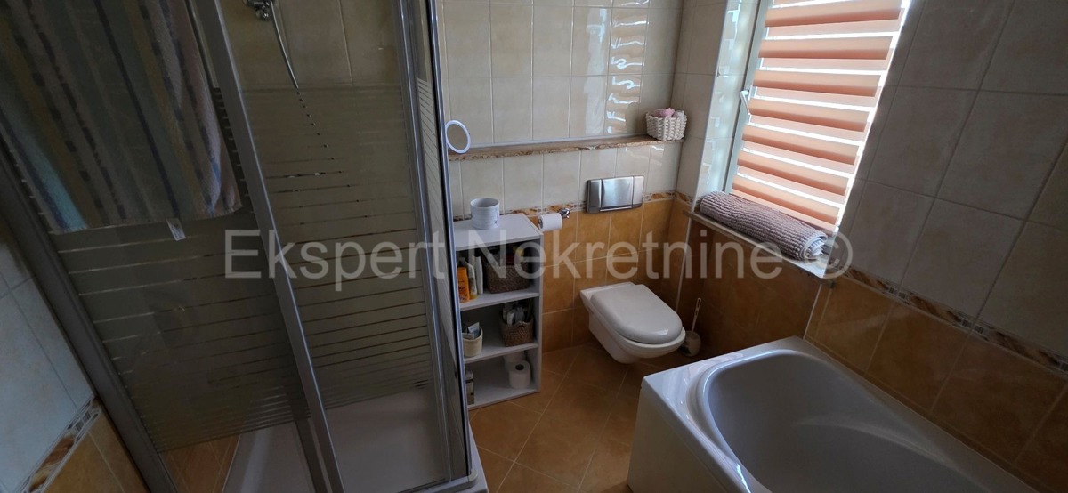 Primošten, Supljak, detached house 400 m2 with large basement and 2 apartments
