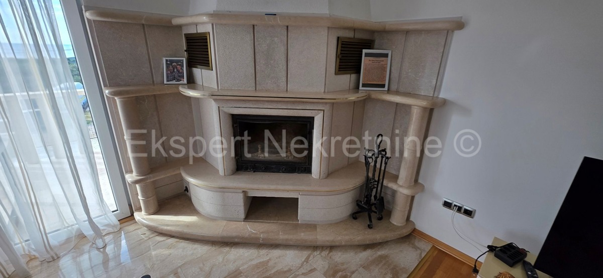 Primošten, Supljak, detached house 400 m2 with large basement and 2 apartments