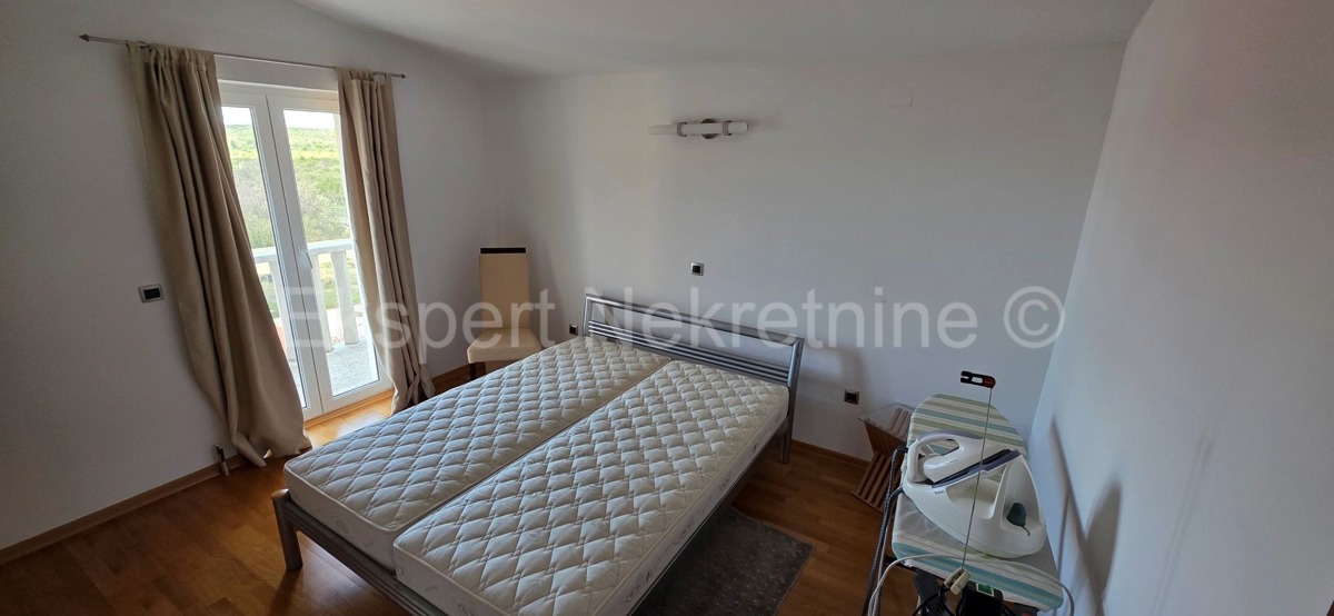 Primošten, Supljak, detached house 400 m2 with large basement and 2 apartments