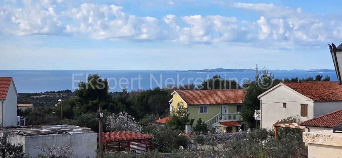 Primošten, Supljak, detached house 400 m2 with large basement and 2 apartments