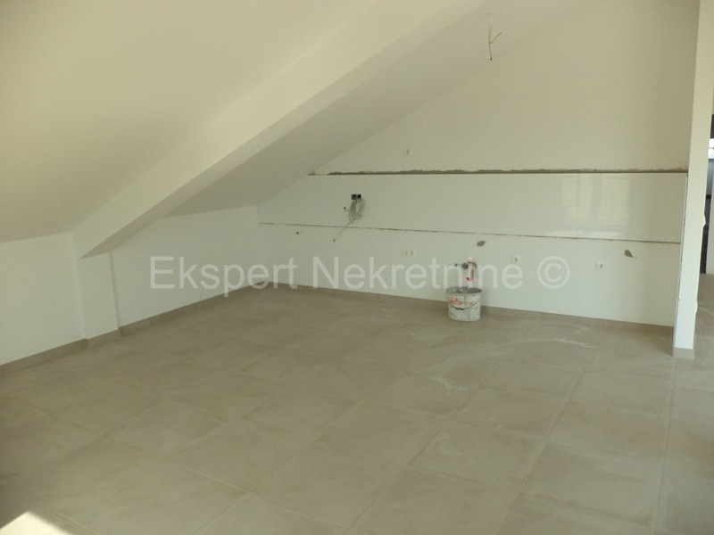 K. Gomilica, confortevole appartamento di 3 locali 230 mq, con ampio terrazzo