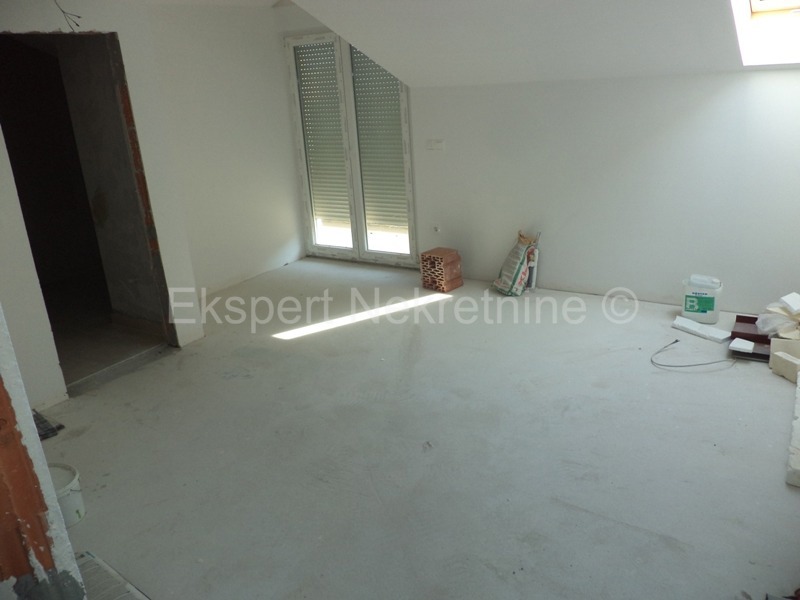 K. Gomilica, confortevole appartamento di 3 locali 230 mq, con ampio terrazzo