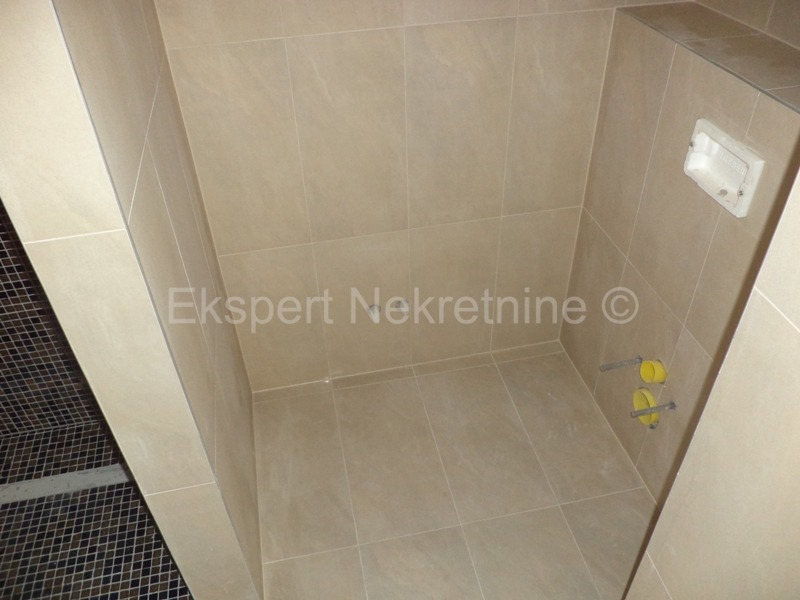 K. Gomilica, confortevole appartamento di 3 locali 230 mq, con ampio terrazzo