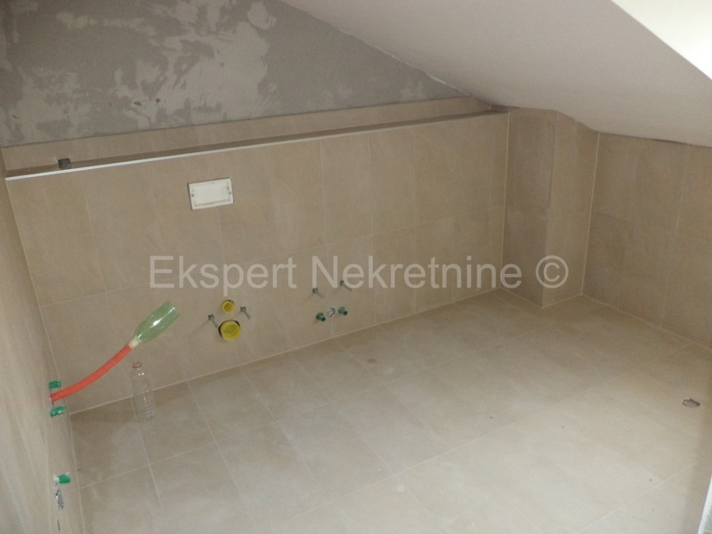 K. Gomilica, confortevole appartamento di 3 locali 230 mq, con ampio terrazzo