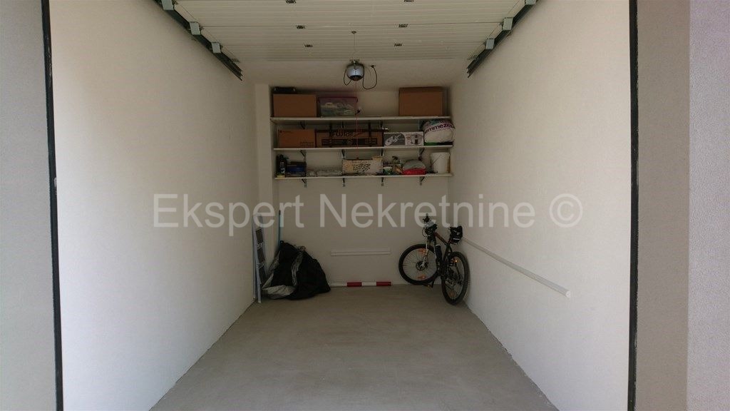 Podstrana, Strožanac, appartamento bilocale 77m2, garage