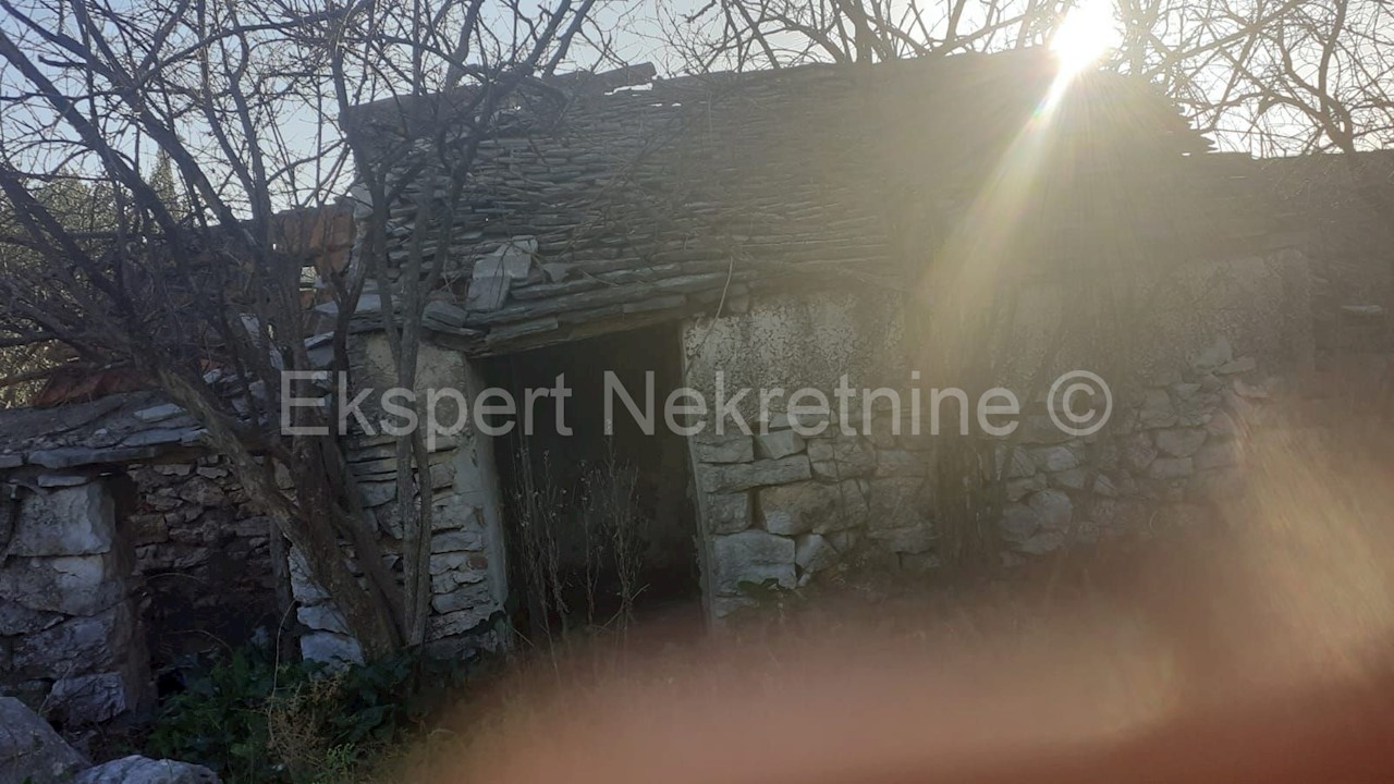 Marina, Vinišće, vecchia casa in pietra di 280 m2 su un terreno di 800 m2