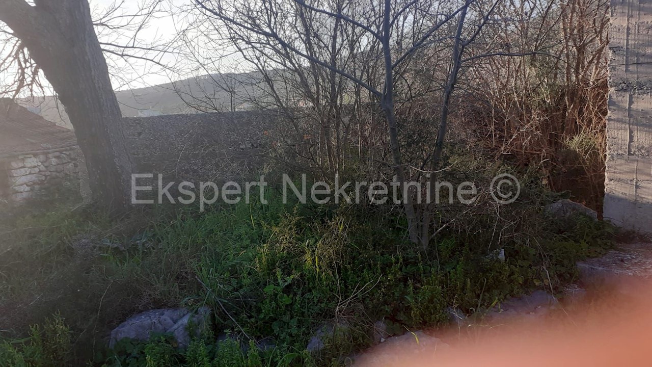 Marina, Vinišće, vecchia casa in pietra di 280 m2 su un terreno di 800 m2