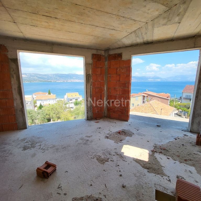 Trogir, Arbanija, casa non finita su 5 piani, 498 m2, vista mare