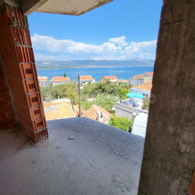 Trogir, Arbanija, casa non finita su 5 piani, 498 m2, vista mare