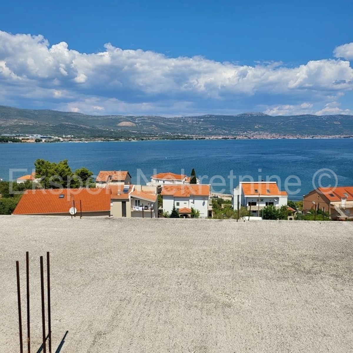 Trogir, Arbanija, casa non finita su 5 piani, 498 m2, vista mare