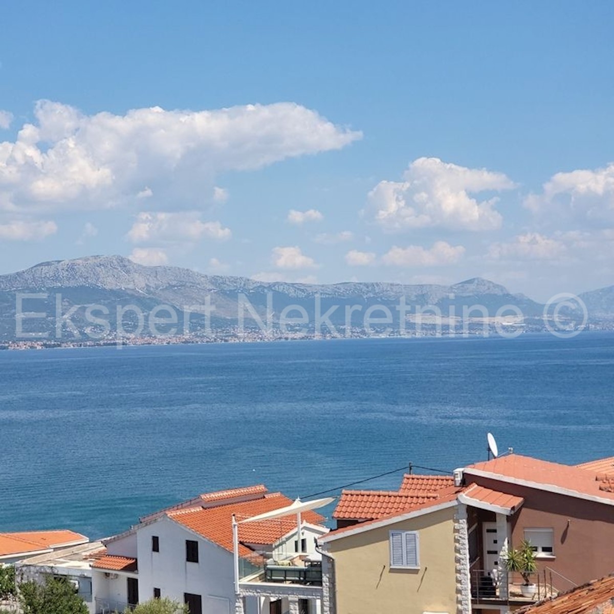 Trogir, Arbanija, casa non finita su 5 piani, 498 m2, vista mare