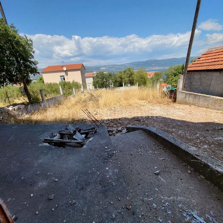 Trogir, Arbanija, casa non finita su 5 piani, 498 m2, vista mare