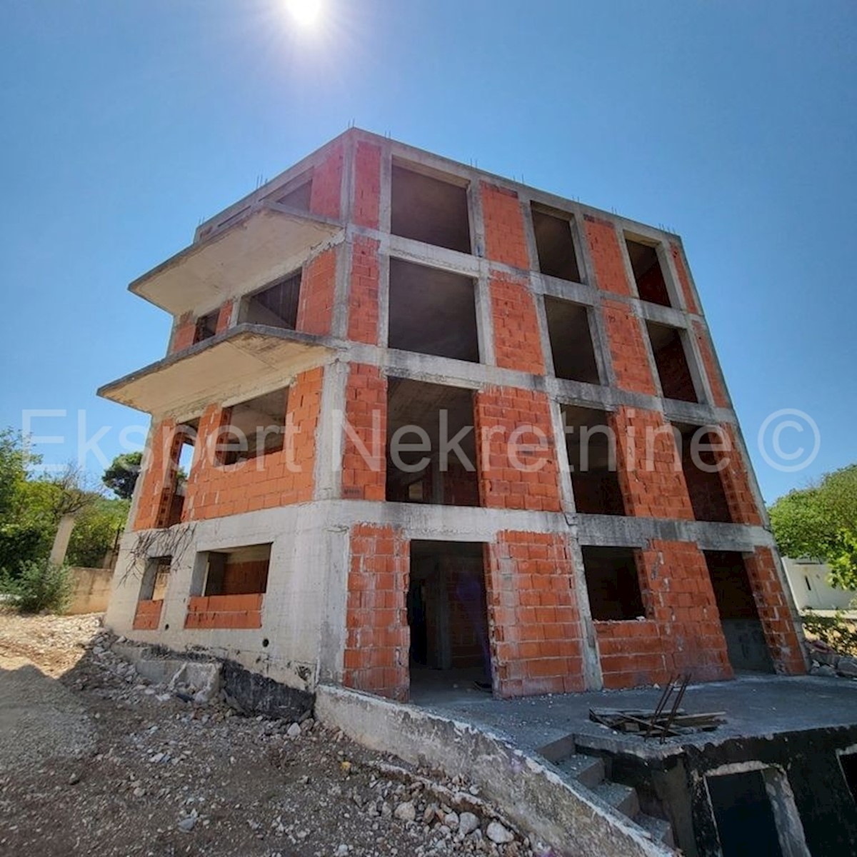 Trogir, Arbanija, casa non finita su 5 piani, 498 m2, vista mare