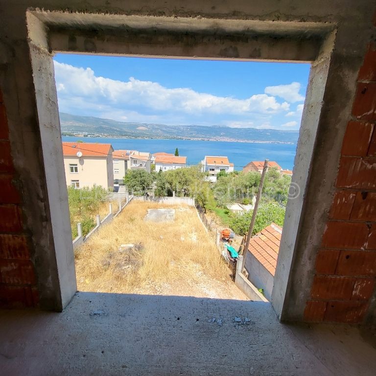 Trogir, Arbanija, casa non finita su 5 piani, 498 m2, vista mare