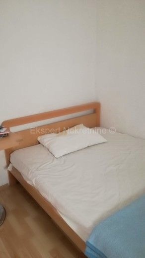 Trogir, casa in pietra a più piani di 120m2 nel centro storico