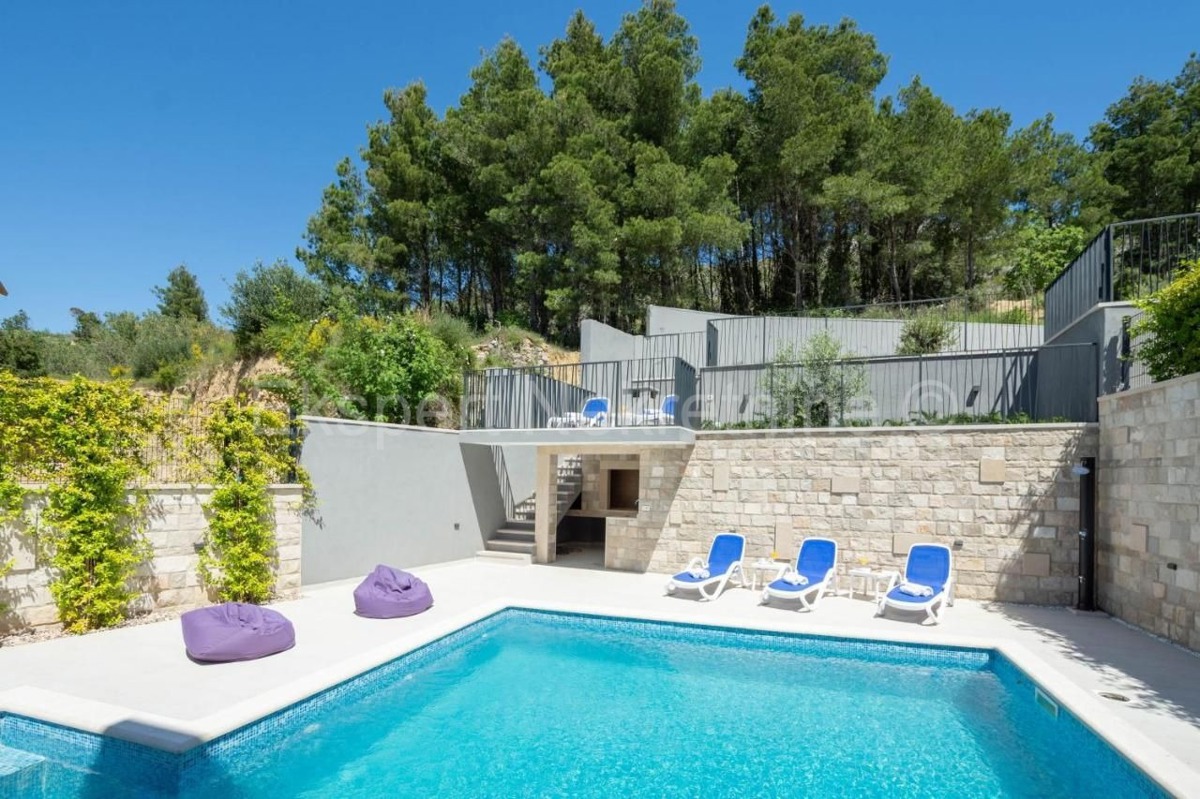 Podstrana, Strožanac, villa di lusso 400m2 con giardino, piscina e garage