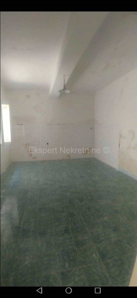 Čiovo, distretto D., due case in pietra con una superficie totale di 150 m2