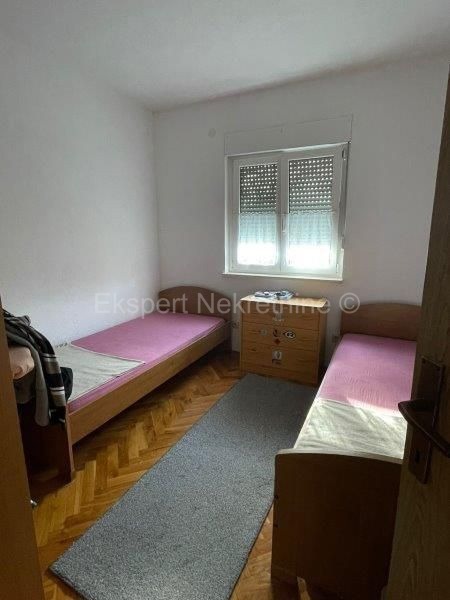 Kaštel Stari, casa indipendente 414m2 con cortile di 500m2 e garage, vista