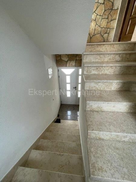 Kaštel Stari, casa indipendente 414m2 con cortile di 500m2 e garage, vista