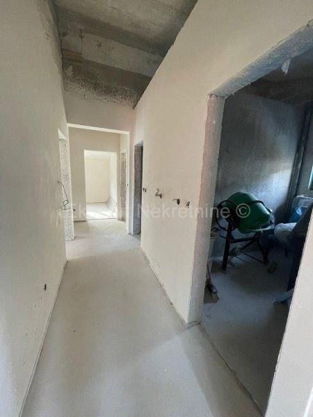 Kaštel Stari, casa indipendente 414m2 con cortile di 500m2 e garage, vista