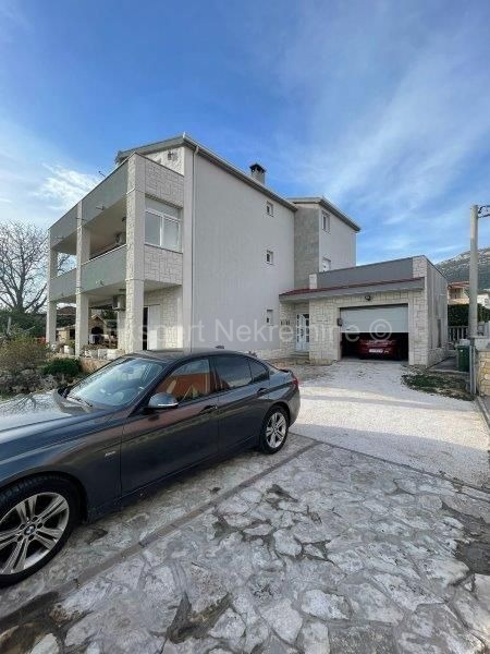 Kaštel Stari, casa indipendente 414m2 con cortile di 500m2 e garage, vista