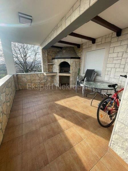 Kaštel Stari, casa indipendente 414m2 con cortile di 500m2 e garage, vista