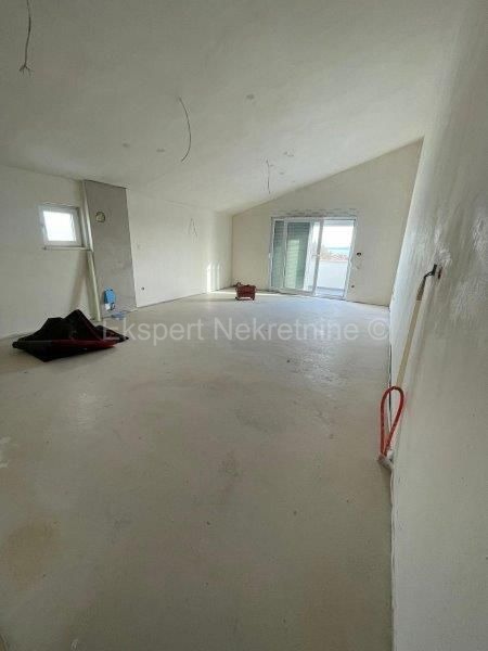 Kaštel Stari, casa indipendente 414m2 con cortile di 500m2 e garage, vista