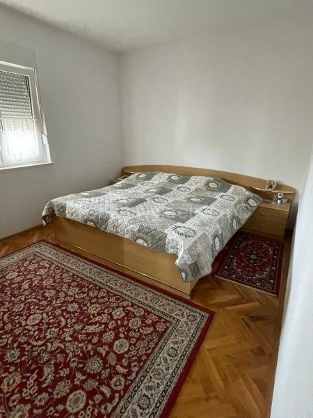 Kaštel Stari, casa indipendente 414m2 con cortile di 500m2 e garage, vista