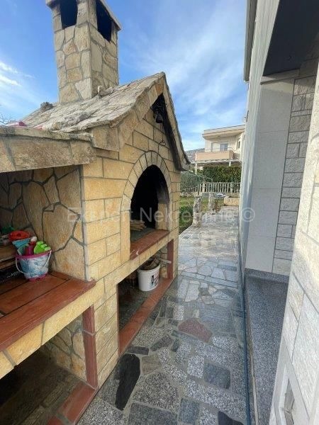 Kaštel Stari, casa indipendente 414m2 con cortile di 500m2 e garage, vista