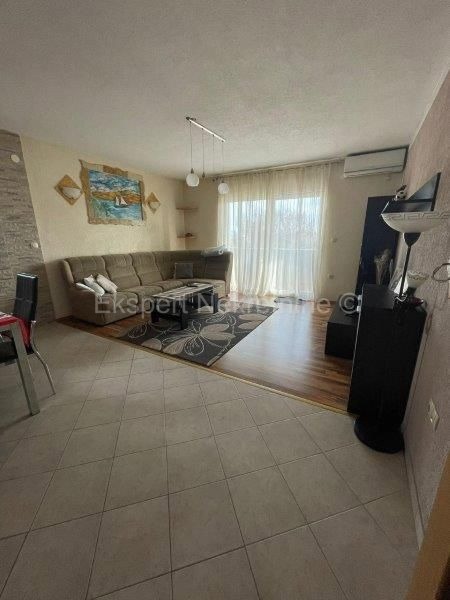 Kaštel Stari, casa indipendente 414m2 con cortile di 500m2 e garage, vista