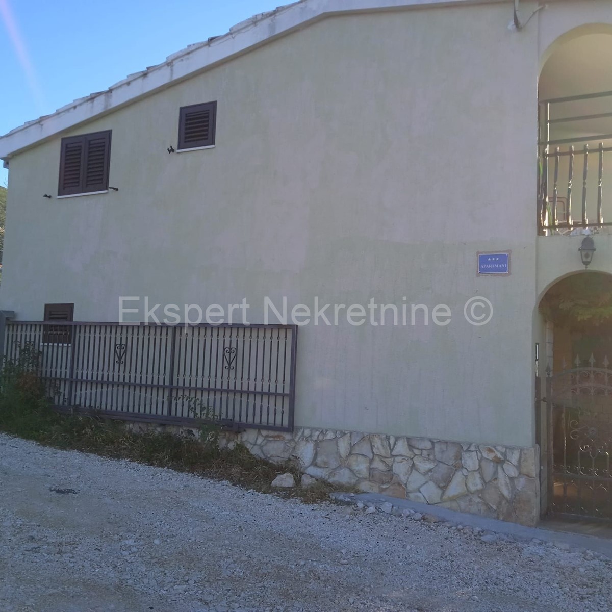 Plano, detached house 520m2 with swimming pool 62m2 on a plot of 790m2