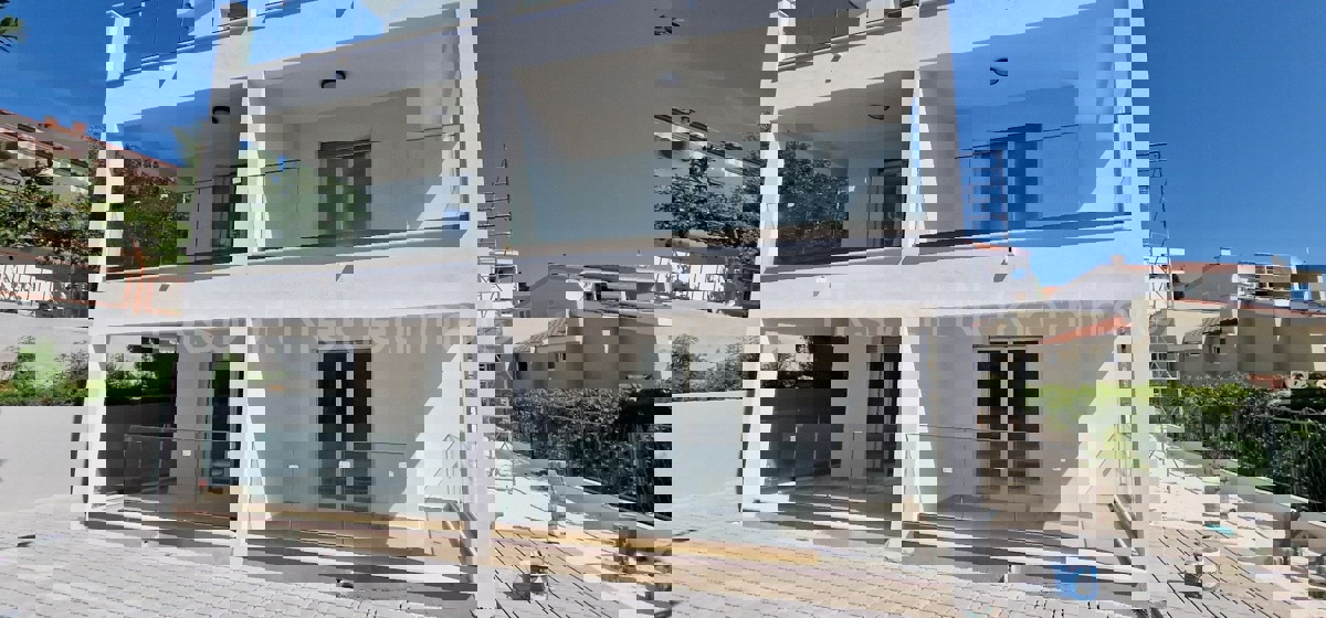 Čiovo, Okrug G., 1 bedroom apartment 54 m2, large terrace, new construction, view
