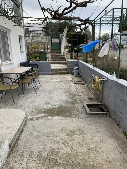 Seget Vranjica, casa indipendente 104m2 con giardino 340m2