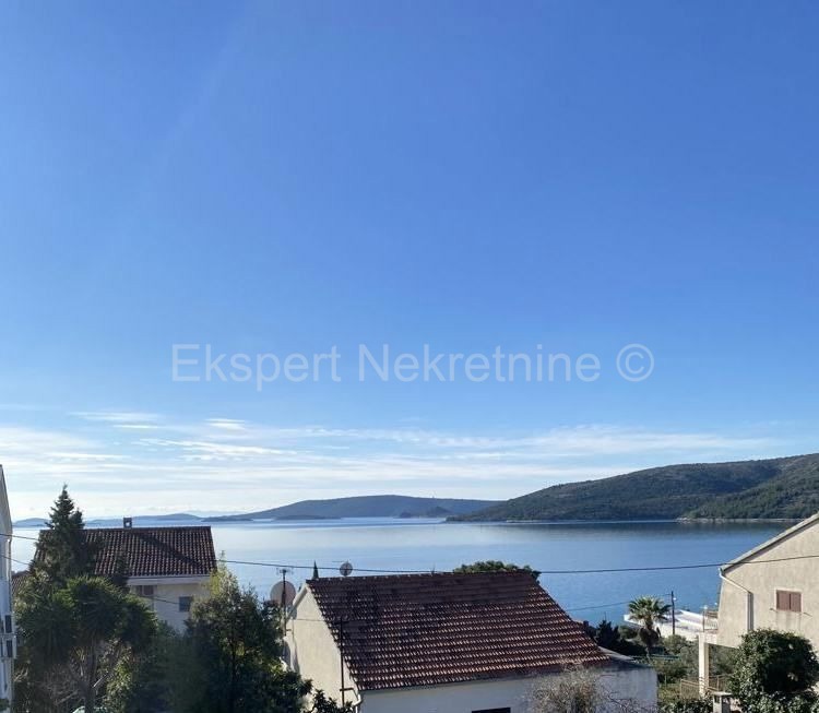 Seget Vranjica, casa indipendente 104m2 con giardino 340m2