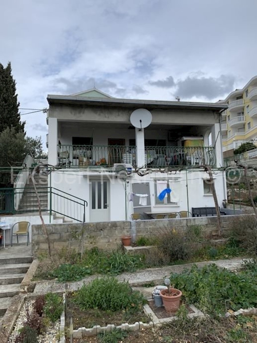 Seget Vranjica, casa indipendente 104m2 con giardino 340m2