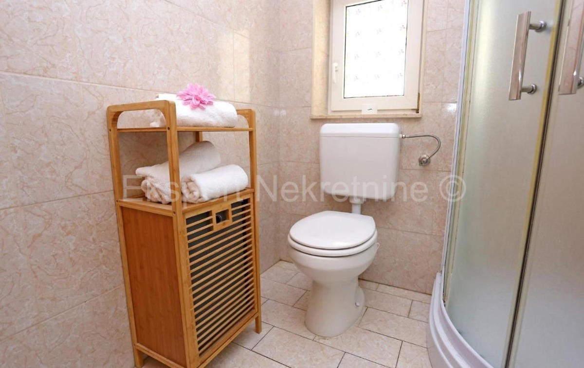 Spalato, Sirobuja, casa indipendente 320m2 con piscina e garage, 750 metri dal mare