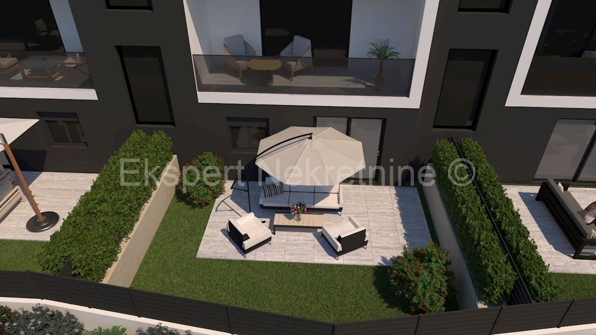 Čiovo, Okrug.G., appartamento monolocale 40.68m2 con giardino 105m2 con posto auto