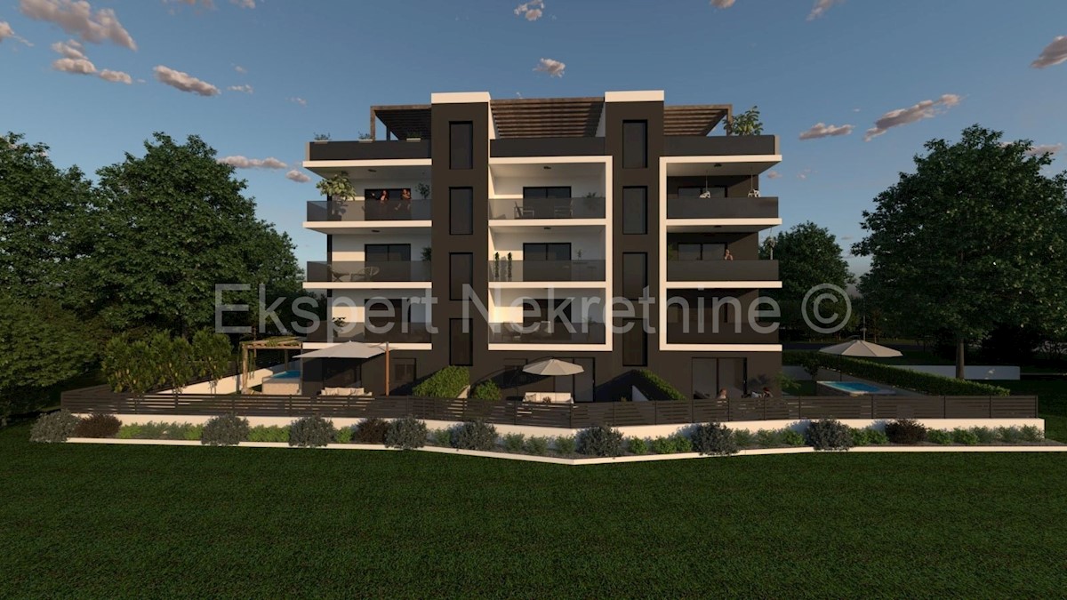 Čiovo, Okrug.G., appartamento monolocale 40.68m2 con giardino 105m2 con posto auto