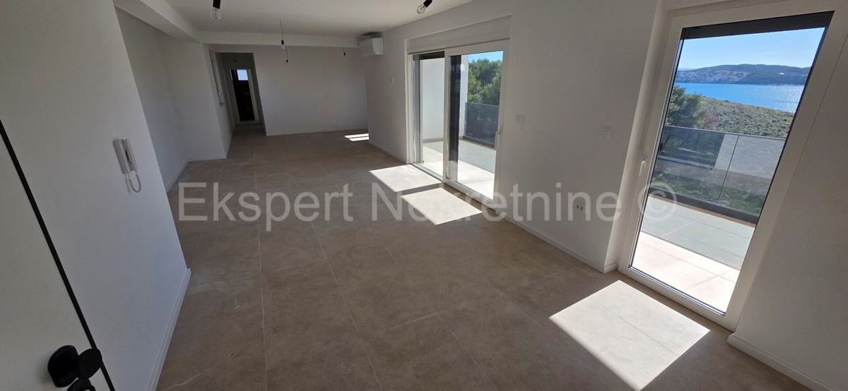 Seget Vranjica, appartamento di 3 locali 129 m2 con vista mare, di nuova costruzione
