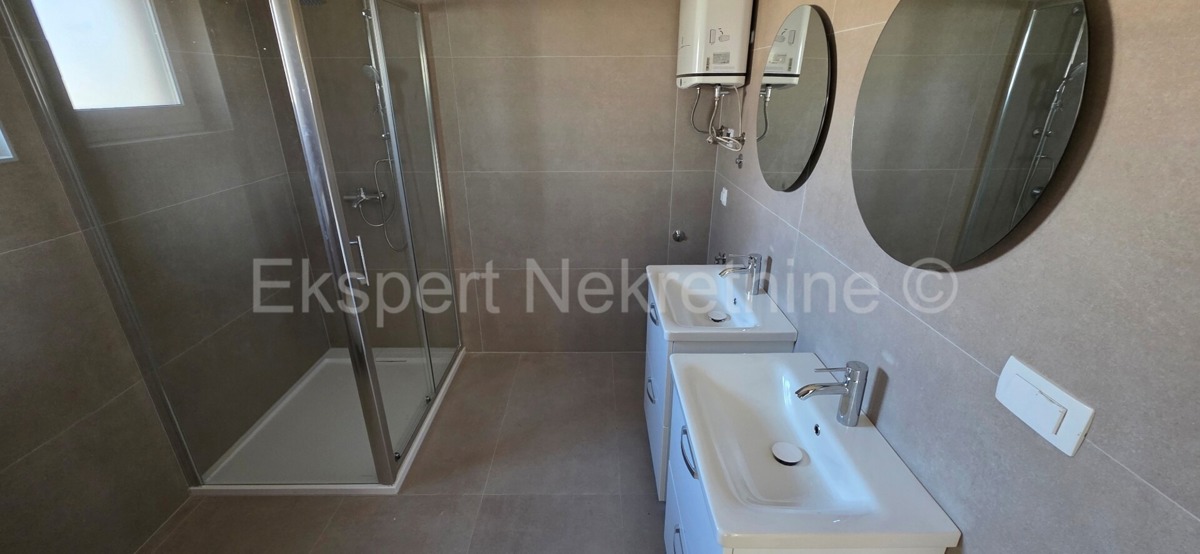 Seget Vranjica, appartamento di 3 locali 129 m2 con vista mare, di nuova costruzione