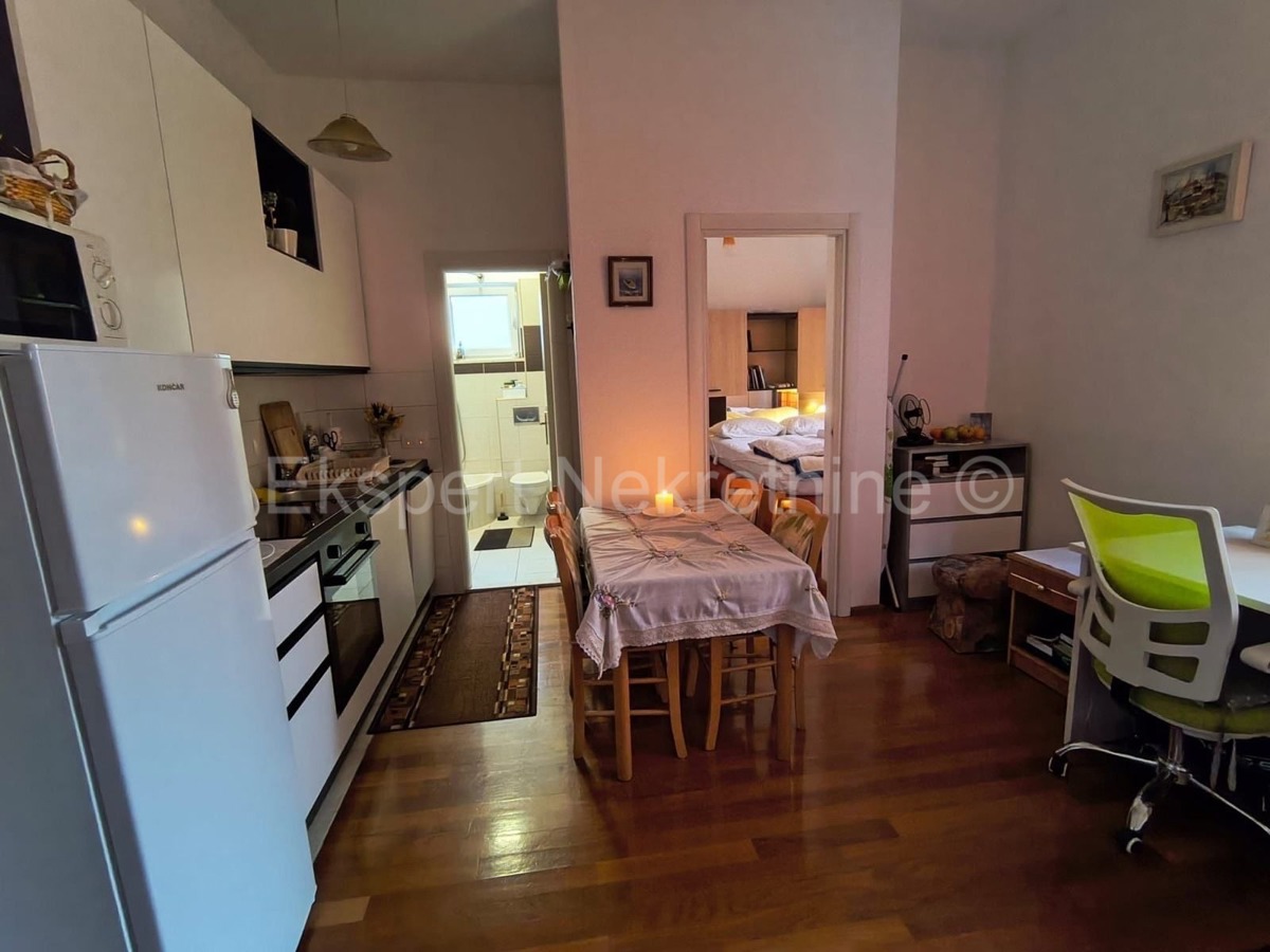 Spalato, Duilovo, appartamento con una camera da letto 33m2 con posto auto coperto