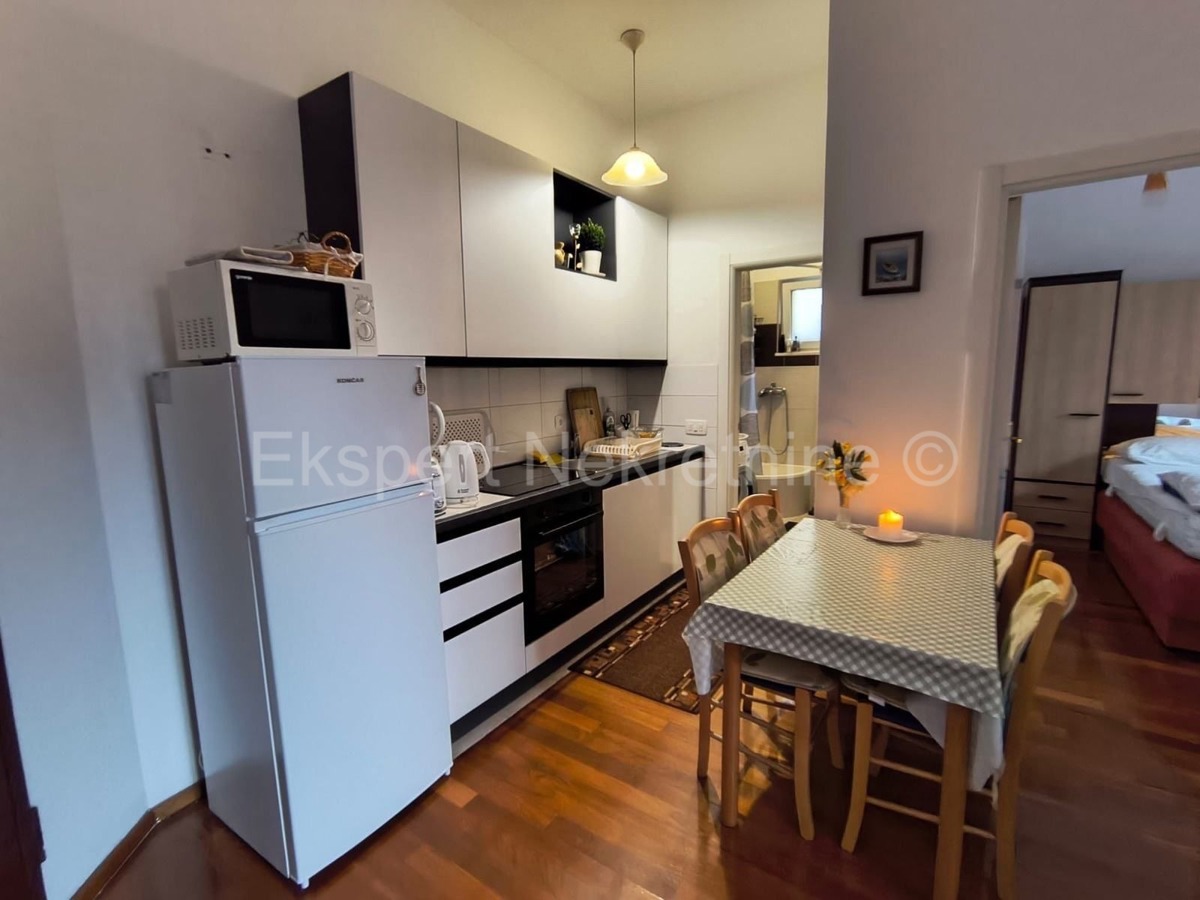 Spalato, Duilovo, appartamento con una camera da letto 33m2 con posto auto coperto