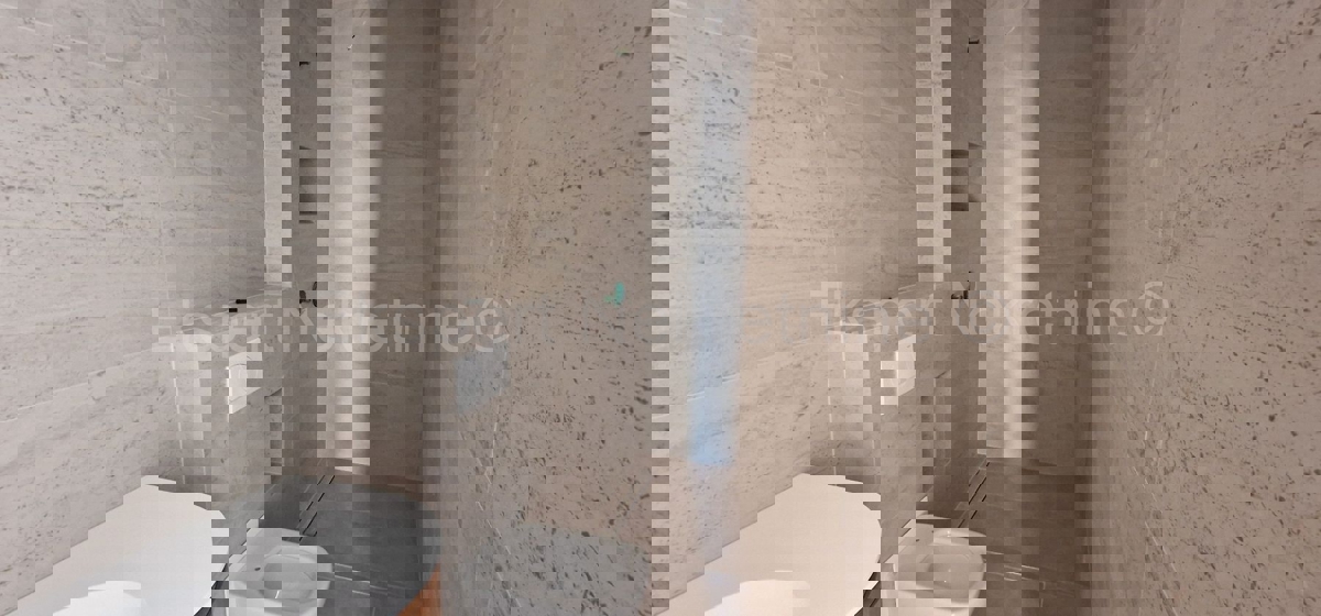 Čiovo, Okrug G., 3-bedroom apartment 114m2 + garden 202m2 + private pool 19m2