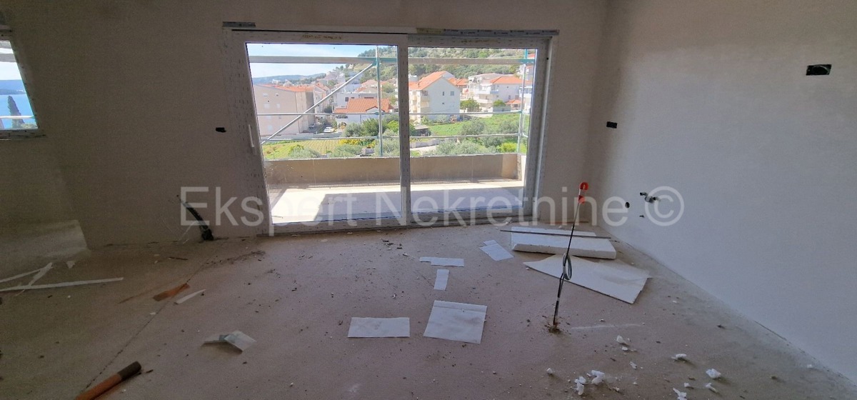 Seget D., penthouse 108 m2, new building, elevator, sea view