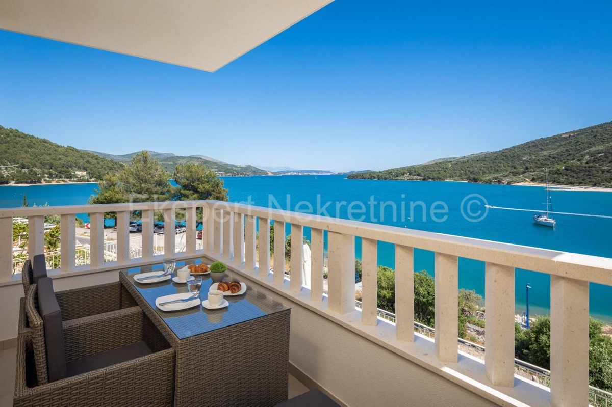 Marina, appartamento bilocale appena ristrutturato 67 m2 con parcheggio, prima fila al mare