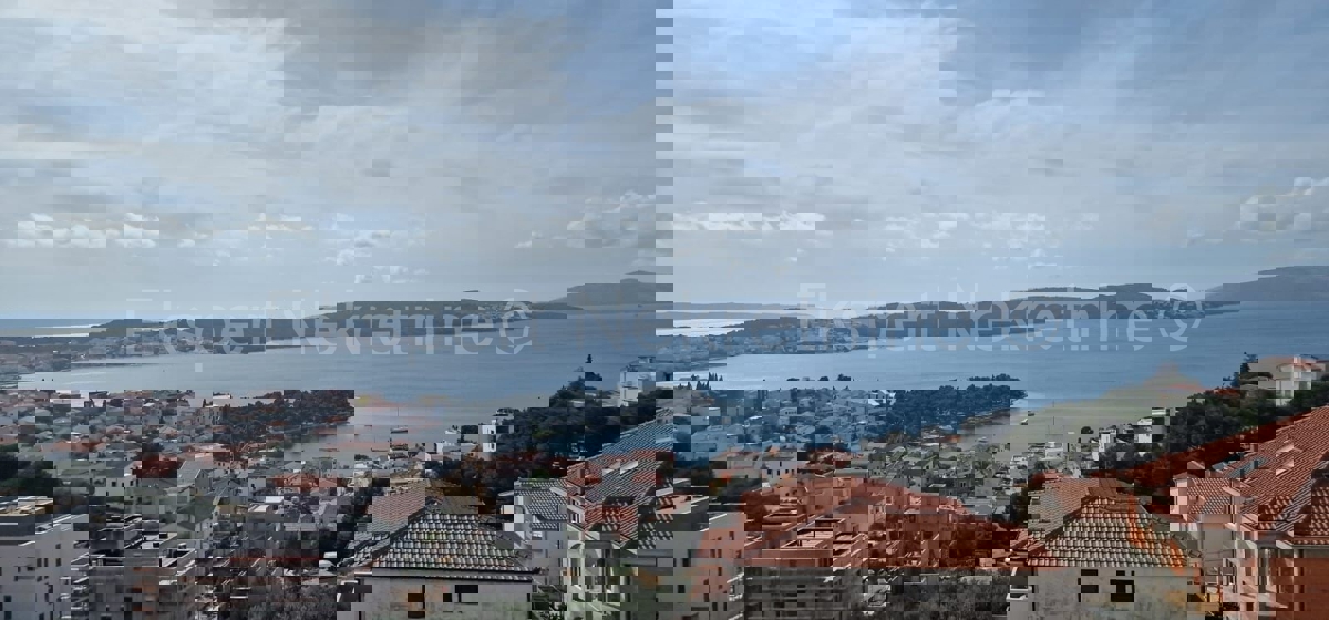 Trogir, Saldun, 2-bedroom duplex apartment 82 m2, new building, sea view