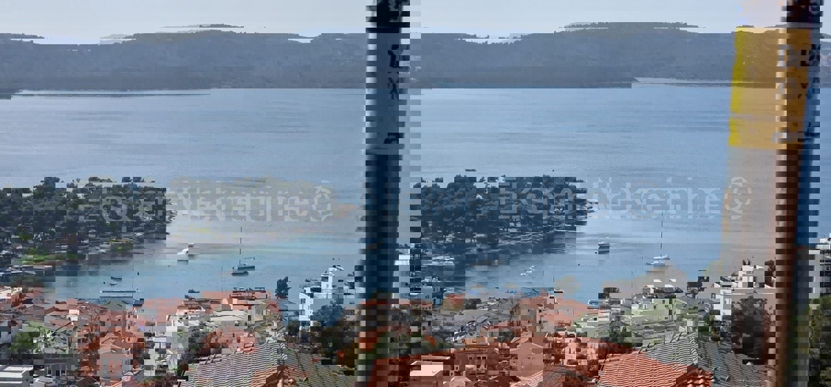 Trogir, Saldun, 2-bedroom duplex apartment 82 m2, new building, sea view